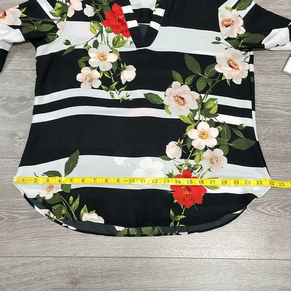 Zac & Rachel 3/4 Sleeve V-Neck Blouse Black White Striped Floral PM - Picture 10 of 15